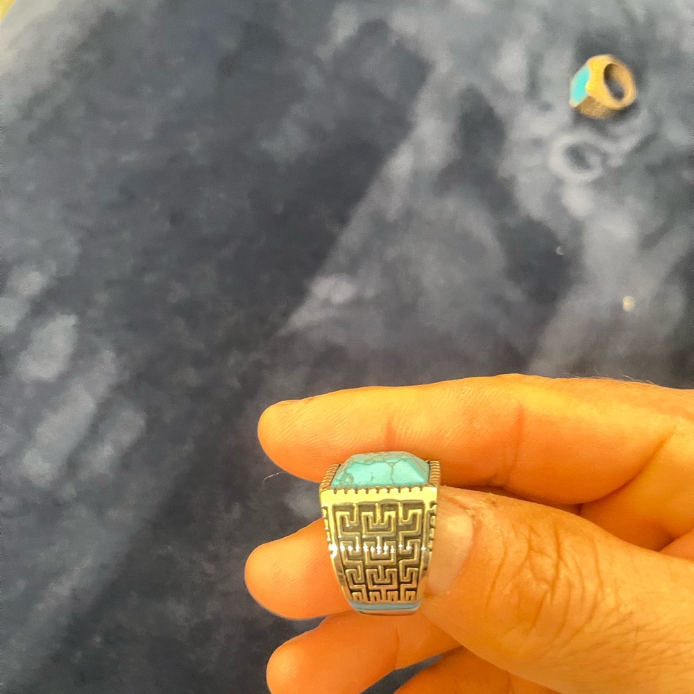 New unisex Sterling Silver size 9 Turquoise Stone Silver Ring. Very stylish!